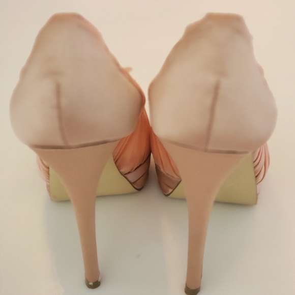 heels - Picture 2 of 4